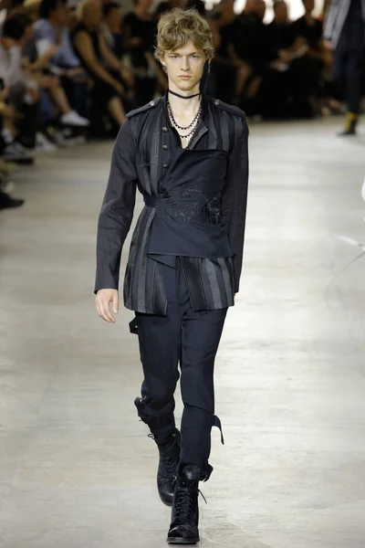 Look 25